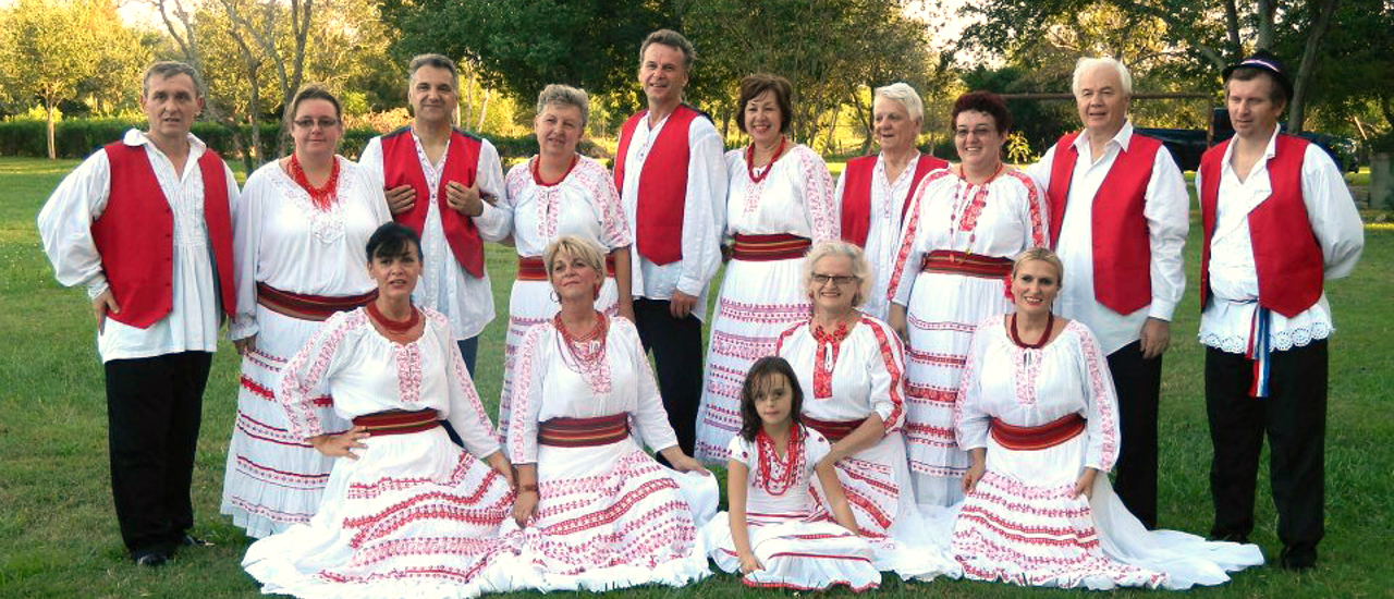 The image of the Croatian club folk group at Slavic festival